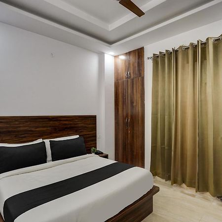 Townhouse Cloud Bay Hotel Gurgaon Exterior photo