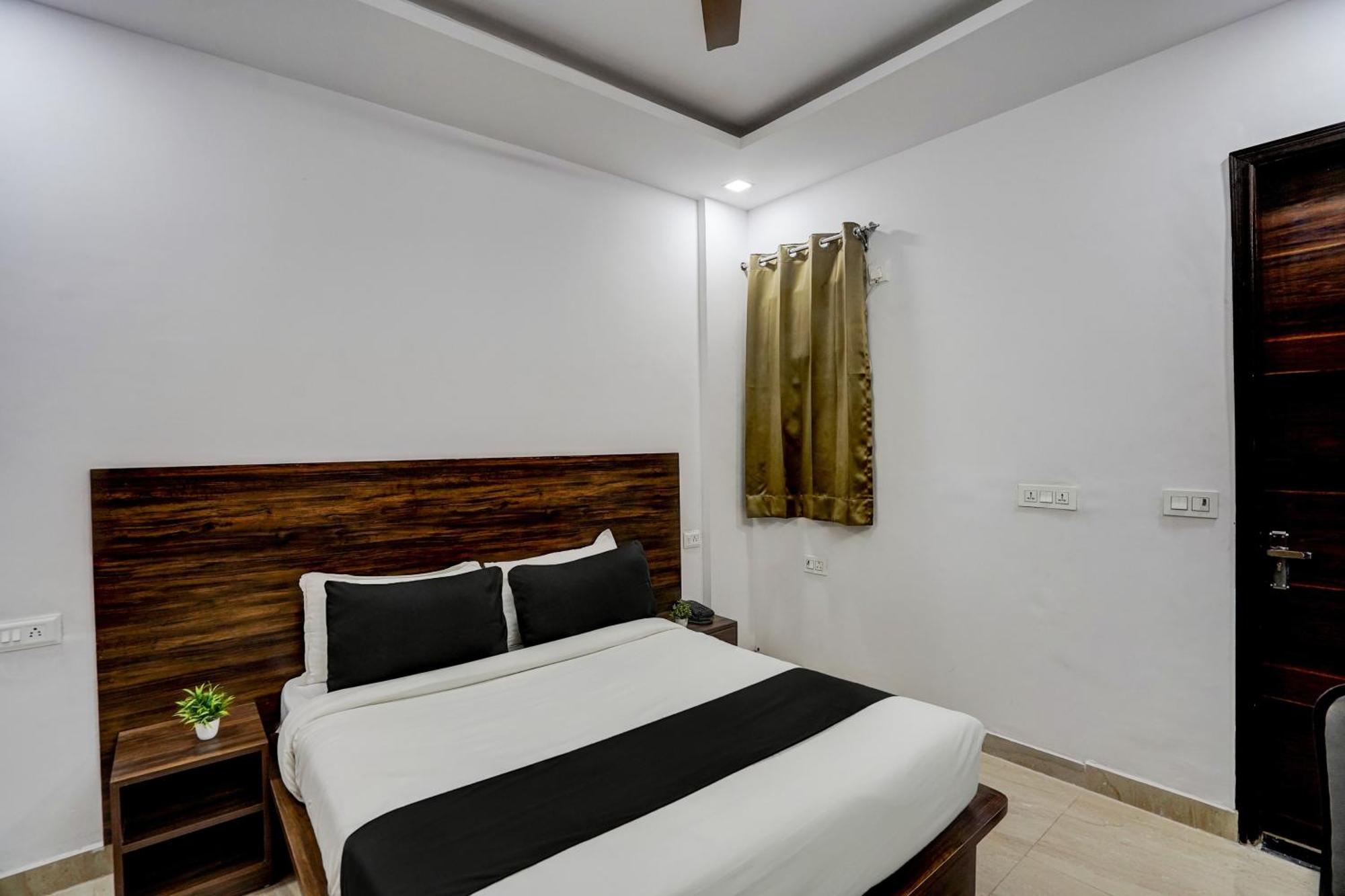 Townhouse Cloud Bay Hotel Gurgaon Exterior photo