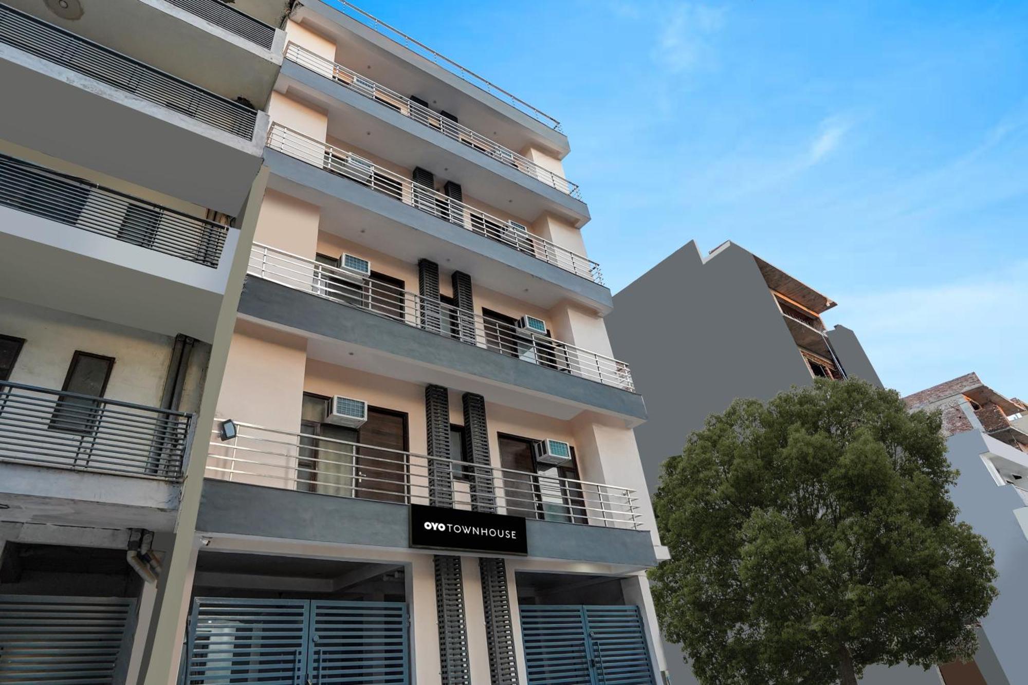 Townhouse Cloud Bay Hotel Gurgaon Exterior photo