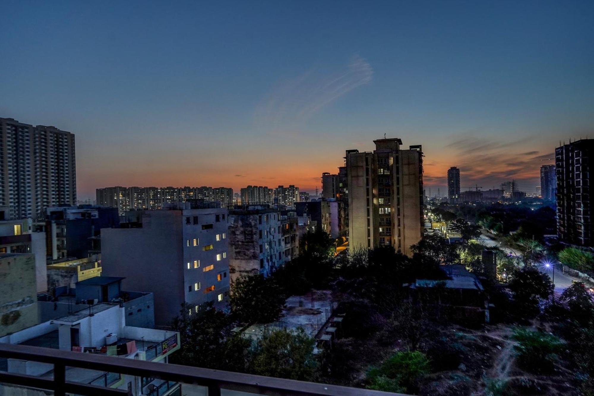 Townhouse Cloud Bay Hotel Gurgaon Exterior photo