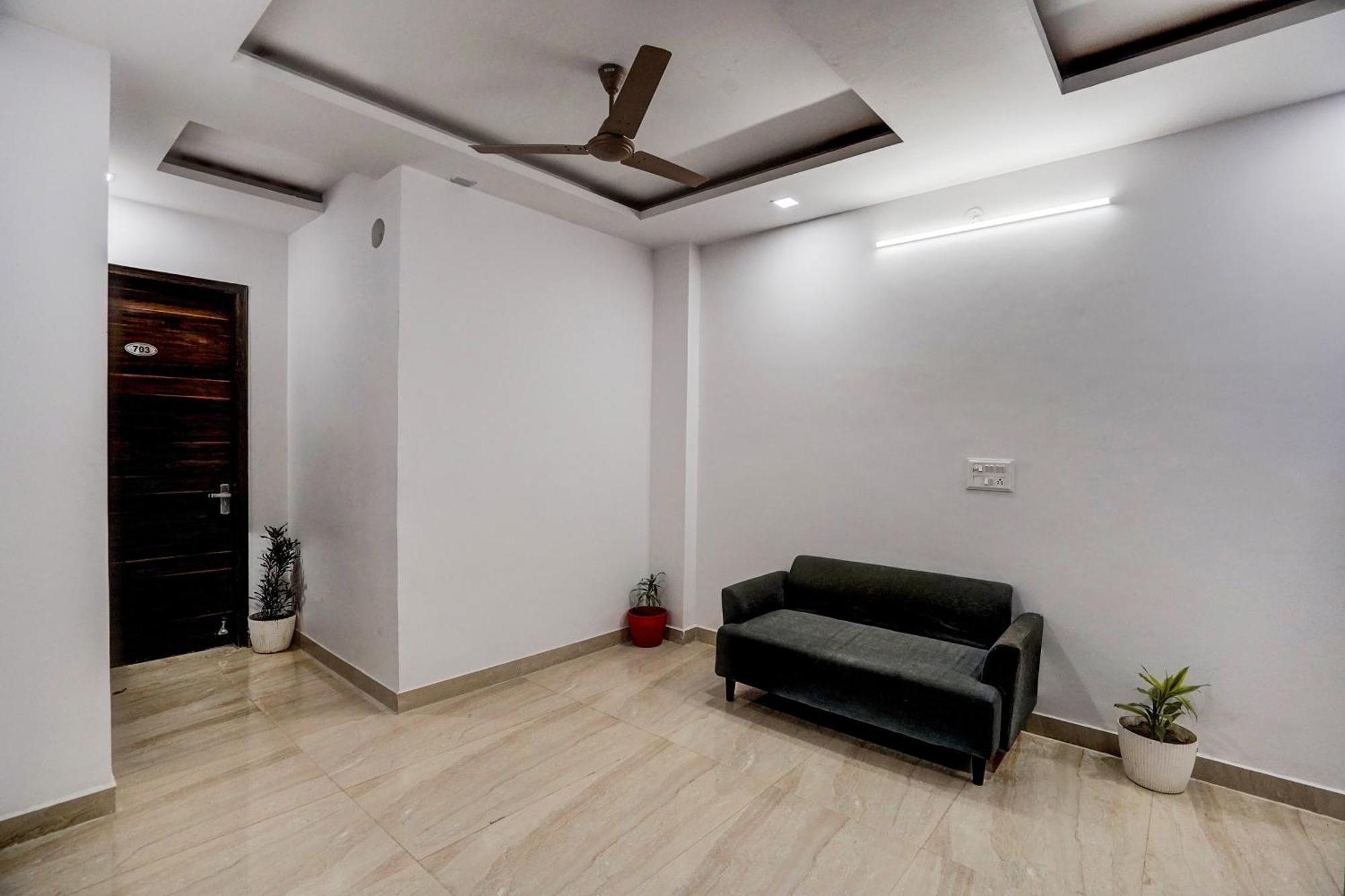 Townhouse Cloud Bay Hotel Gurgaon Exterior photo